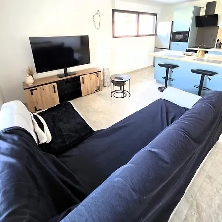 Apartment Neuf T3 Avec Terrasse, Parking Et Climatisation A *